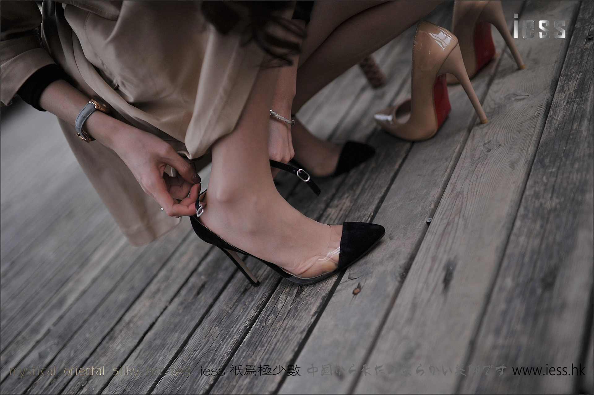 [IESS异思趣向] 2016.12.02 丝足便当036:《女神的露趾缝高跟+超薄肉丝》佳佳 1